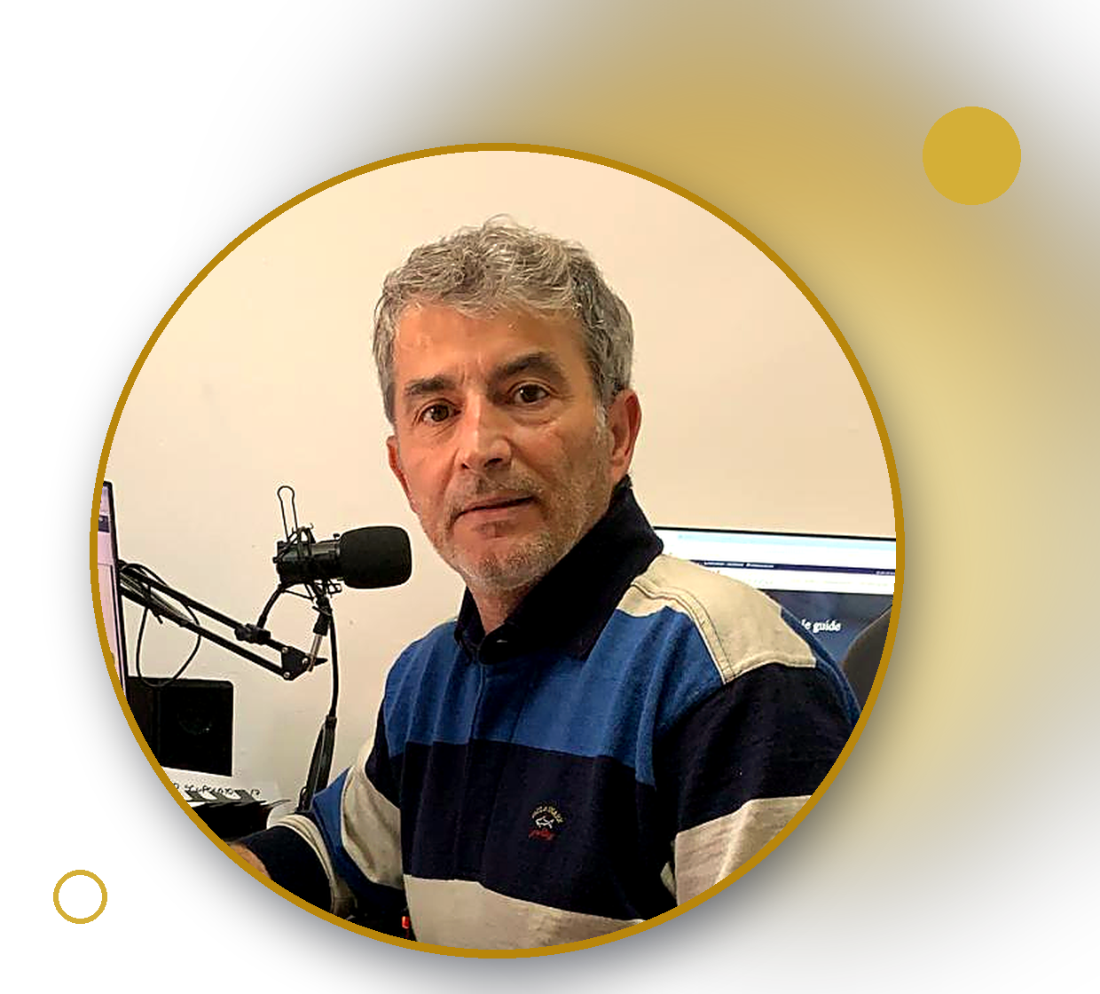 Geom. Pino Caddeo nel suo studio